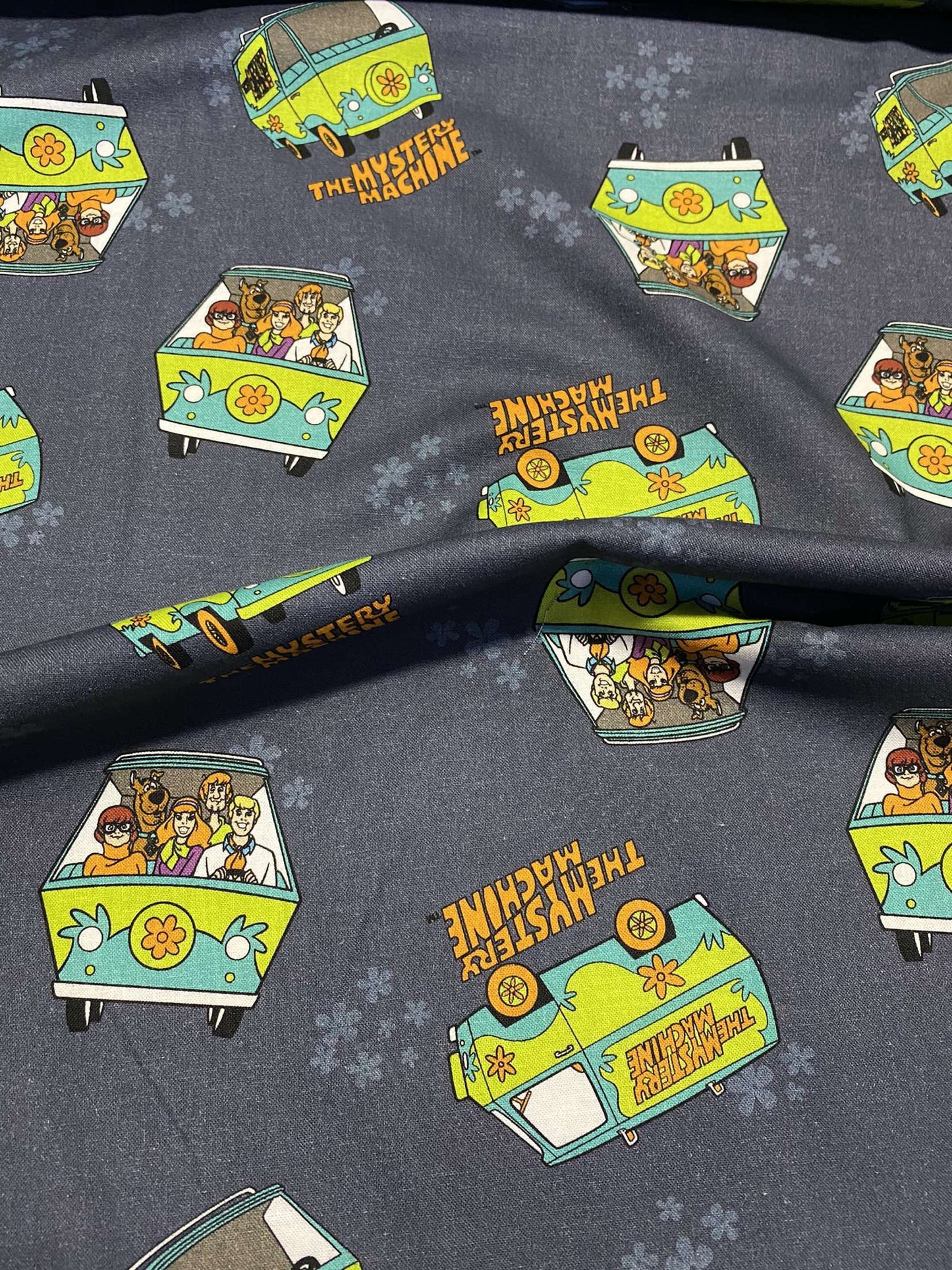 Warner Bros - Scooby-Doo Mystery Machine 100% Cotton Fabric By The Yard or Choose Length | Gtex Fabrics