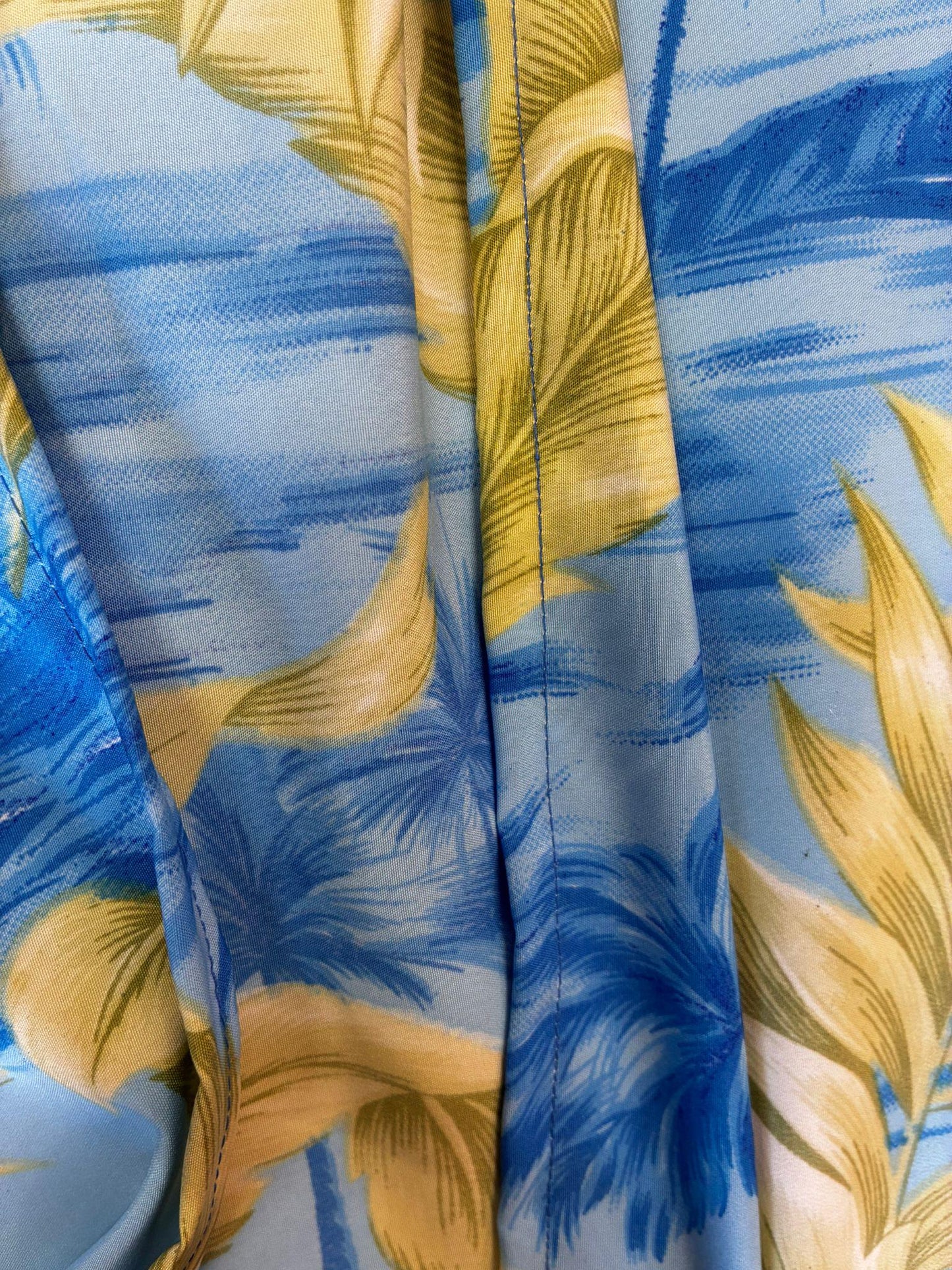 Tropical Blue Ei Lava Lava Sarong – Soft Peach Skin | Handmade in USA | Unisex Wrap 70"x44" | Island Pareo for Any Occasion  | Gtex Fabrics