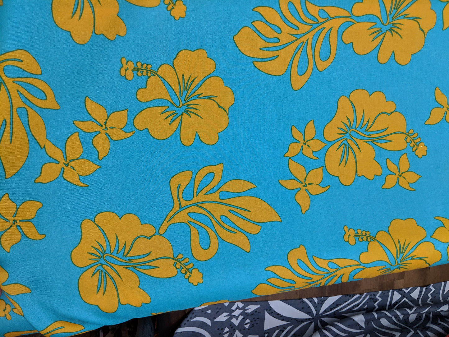 Hawaiian Print Luau Floral Luxury Rayon Fabric 45" Sold By The Yard | Gtex Fabricss