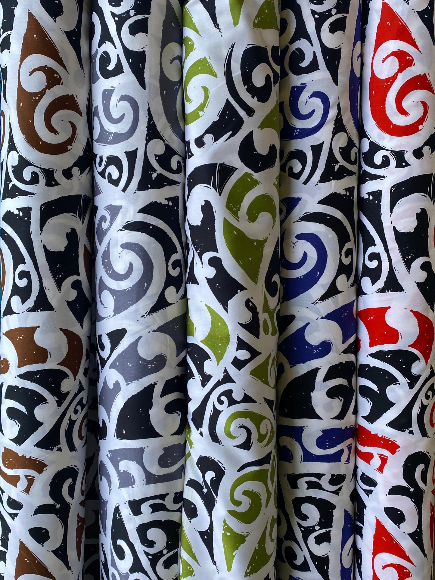 GTEX Collection - Island Print Tropical Hawaiian Tribal Polynesian Print 100% Cotton Fabric 45" Sold By The Yard  | Gtex Fabrics