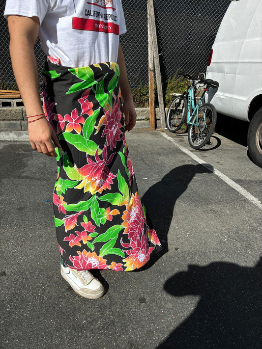 Tropical Black Ei Lava Lava Sarong – Soft Poly Cotton | Handmade in USA | Unisex Wrap 70"x44" | Island Pareo for Any Occasion  | Gtex Fabrics