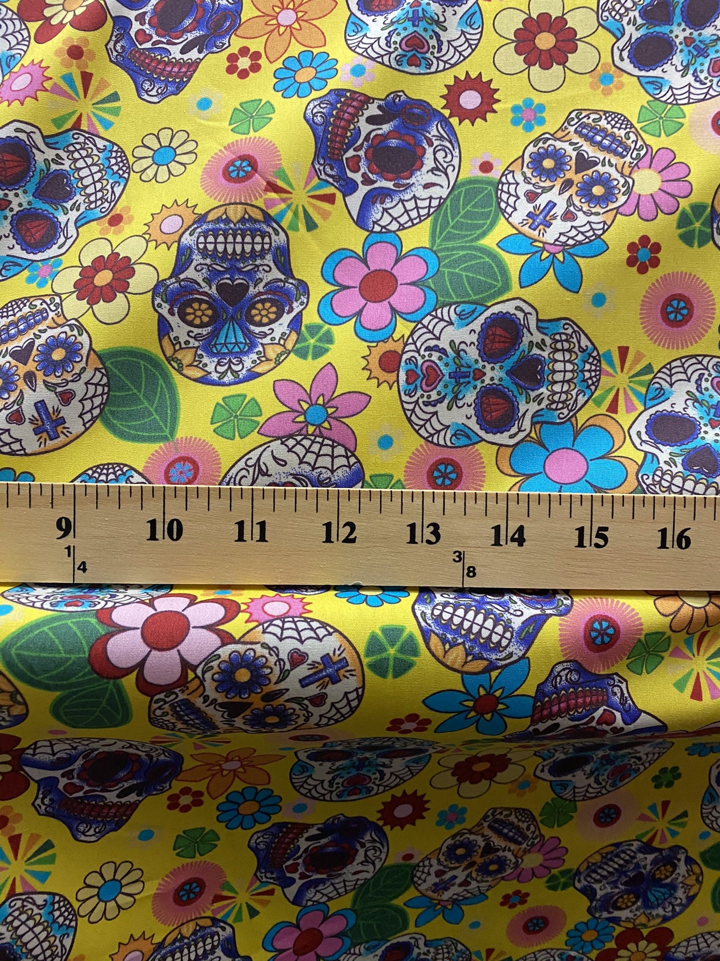 Mexican Heritage Folkloric Sugar Skulls 100% Cotton poplin Fabric / Yellow Calaveras Fabric / 44" wide | Gtex Fabrics