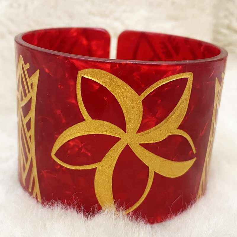 New Plumeria Floral w Tribal Carved Acrylic Cuff Bracelets Bangles – Polynesian Island Tribal Jewelry – 2.75″ Diameter x 2″ Width