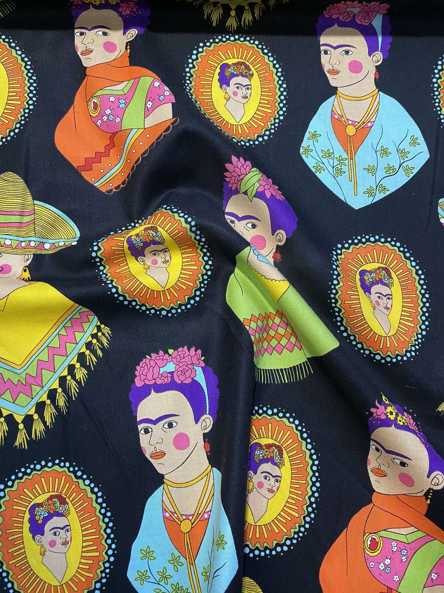 Alexander Henry Frida Kahlo Fantastico - Woman of Courage - Black 100% Cotton Algodon tela material By The Yard  | Gtex Fabrics